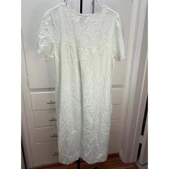 Character White Lace Trim Nightgown Floral Embroidered Short Sleeve Women’s M - Picture 6 of 6